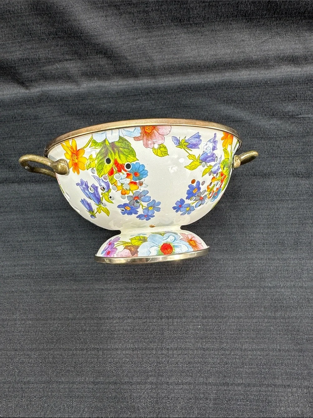 MacKenzie-Childs White Flower Market Set Colander & Spoon Rest Metal Enamelware